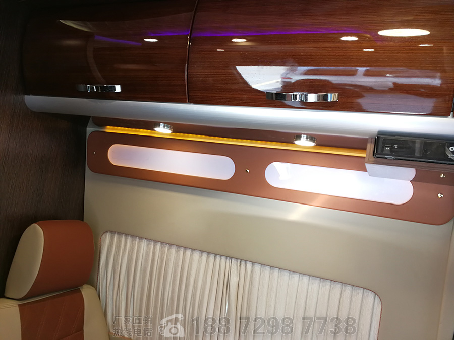 福特新世代全順V348長(zhǎng)軸高頂B型房車10