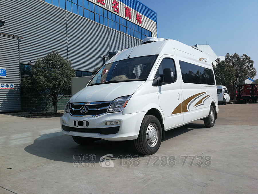 上汽大通V80長(zhǎng)軸高頂自動(dòng)擋房車1